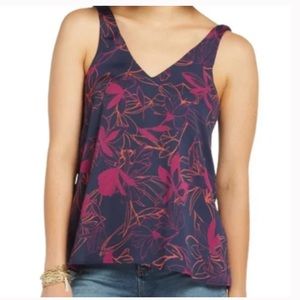 NWT Evereve Allison Joy Ciara Double V Tank